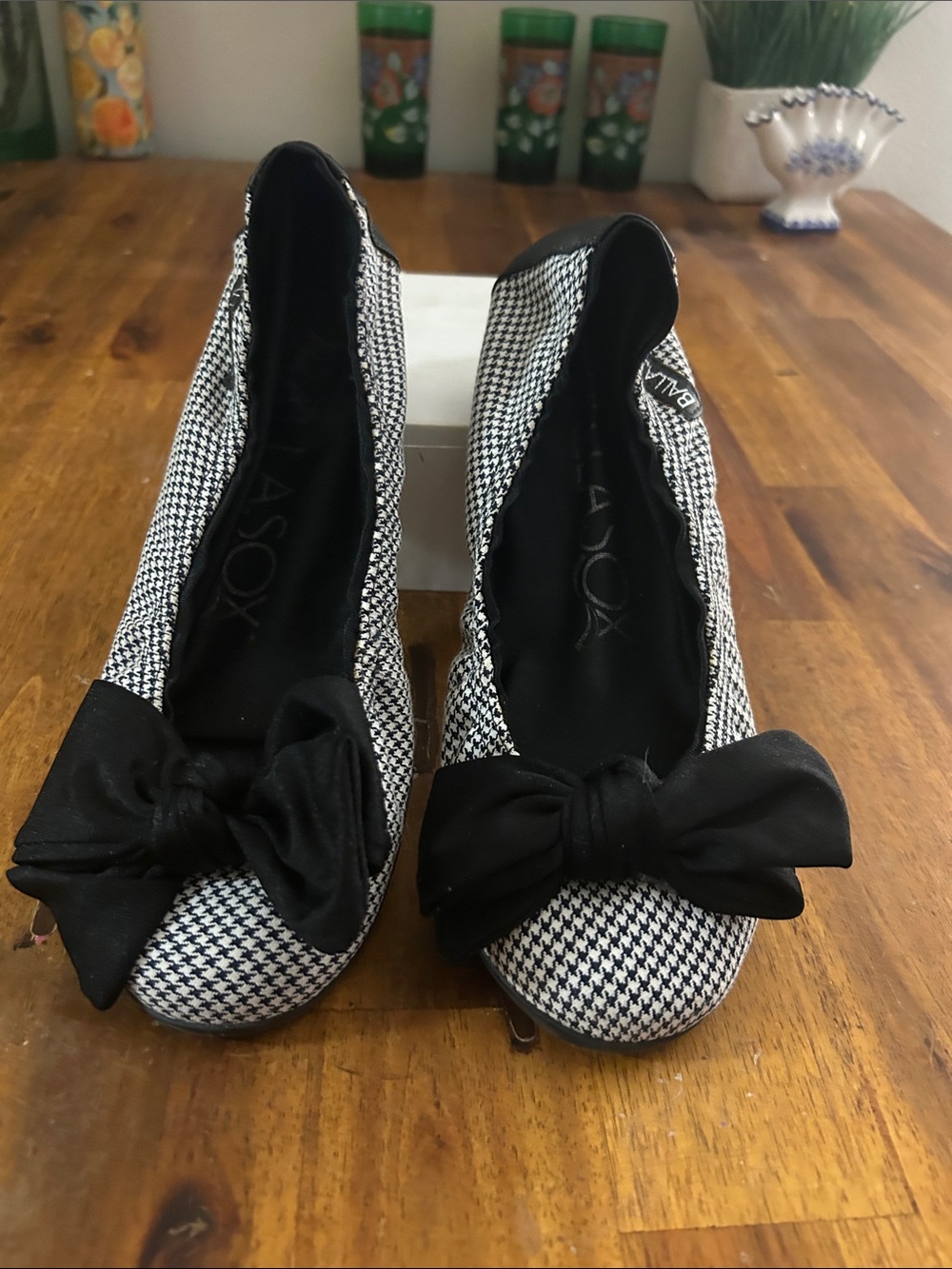 Comfortable Casusl Aerosoles Black & White Houndstooth Bow Ballet Flats: 38